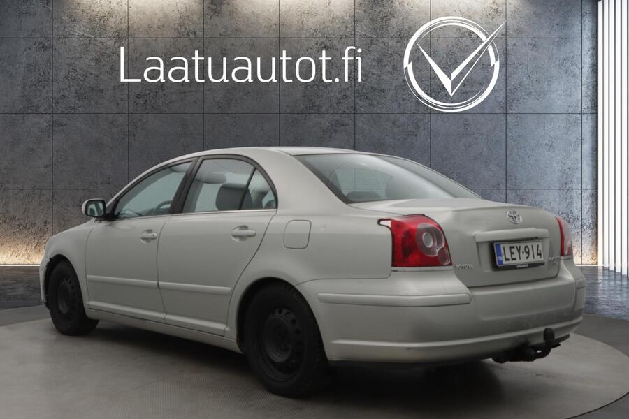 Toyota Avensis vaihtoauto