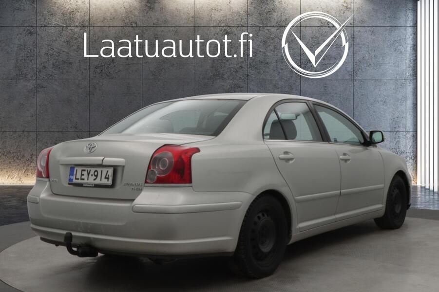 Toyota Avensis vaihtoauto