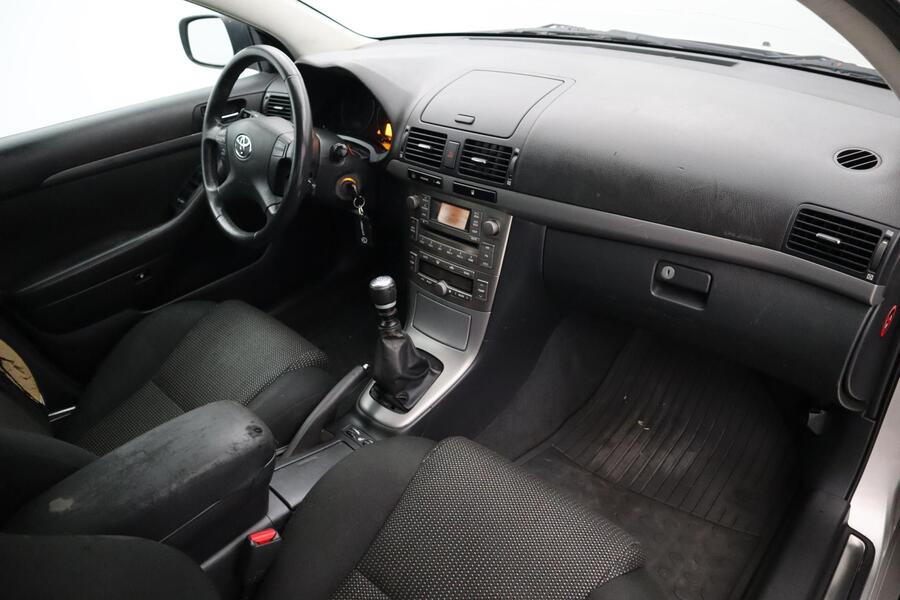 Toyota Avensis vaihtoauto