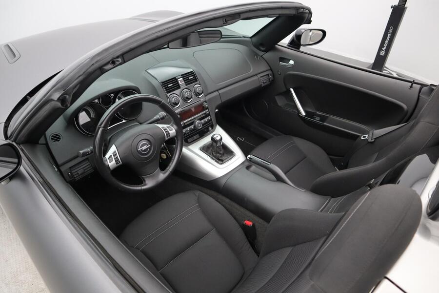 Opel GT vaihtoauto
