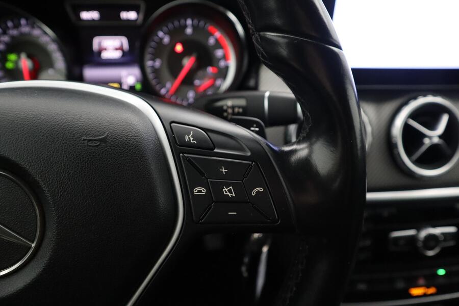 Mercedes-Benz GLA vaihtoauto