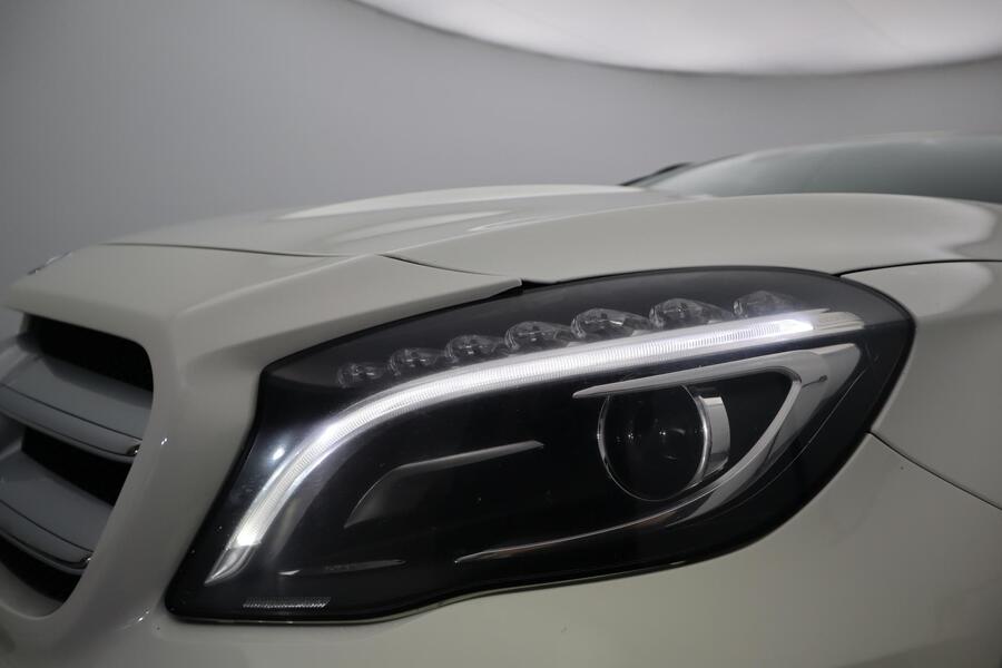 Mercedes-Benz GLA vaihtoauto