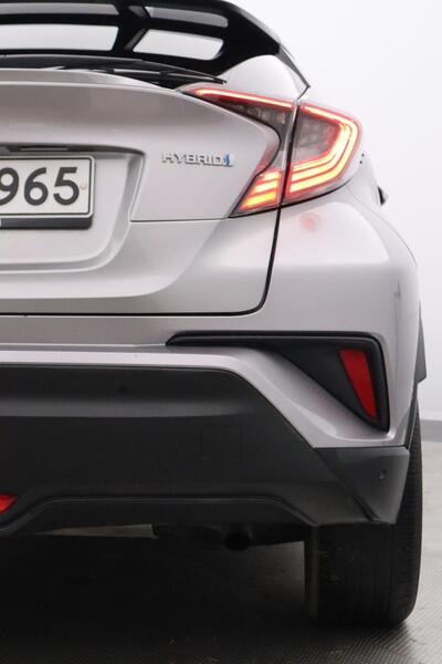 Toyota C-HR vaihtoauto