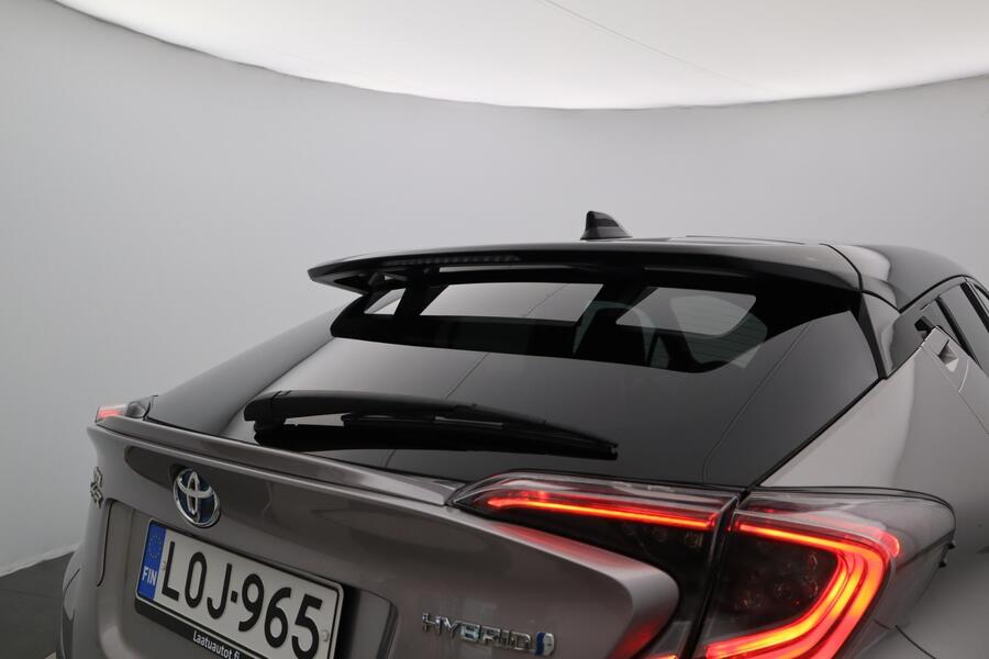 Toyota C-HR vaihtoauto