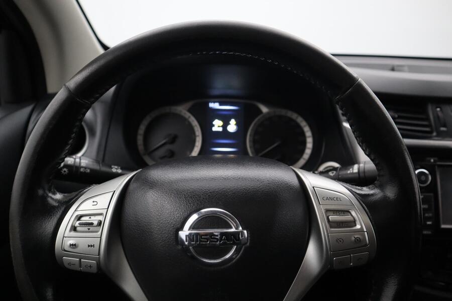 Nissan Navara vaihtoauto