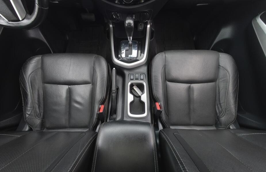 Nissan Navara vaihtoauto