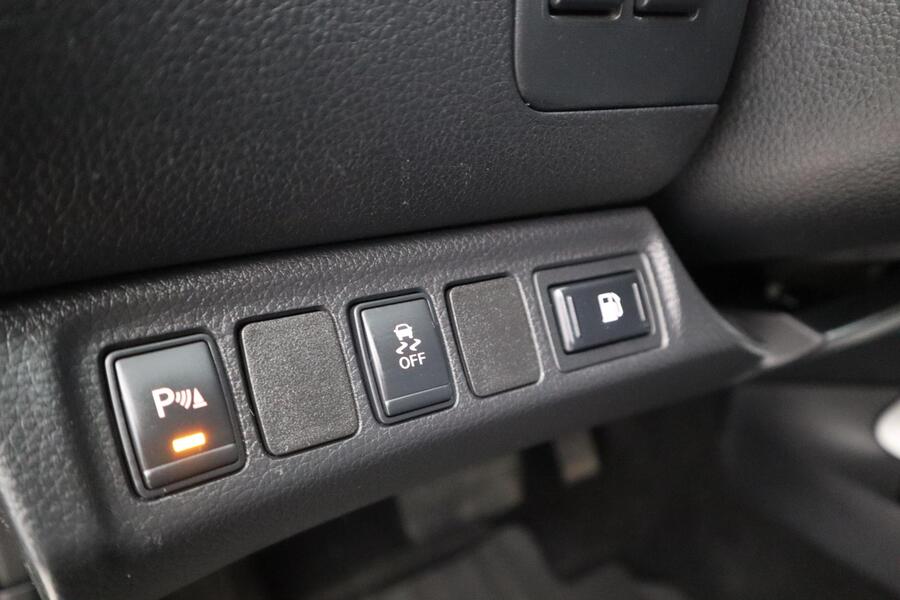 Nissan Navara vaihtoauto