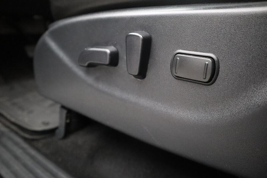 Nissan Navara vaihtoauto