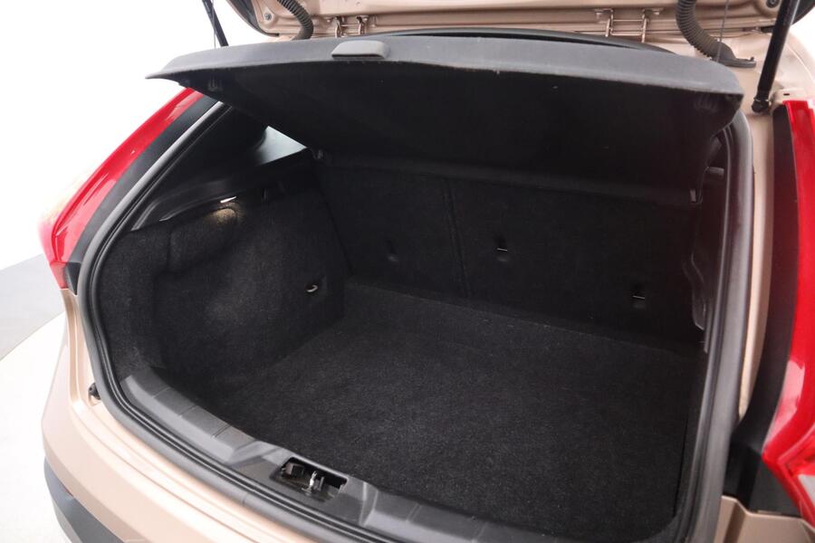 Volvo V40 Cross Country vaihtoauto