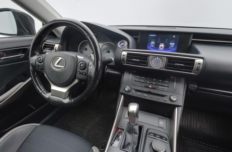 Lexus IS vaihtoauto