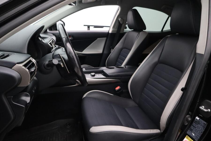 Lexus IS vaihtoauto