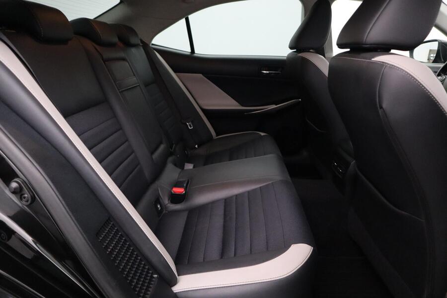 Lexus IS vaihtoauto