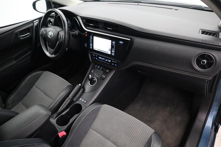 Toyota Auris vaihtoauto