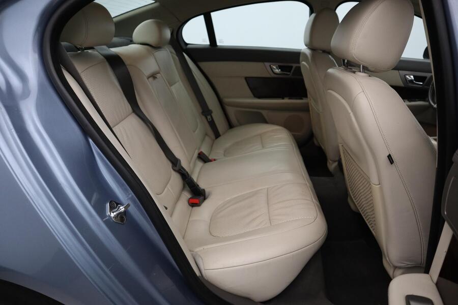 Jaguar XF vaihtoauto