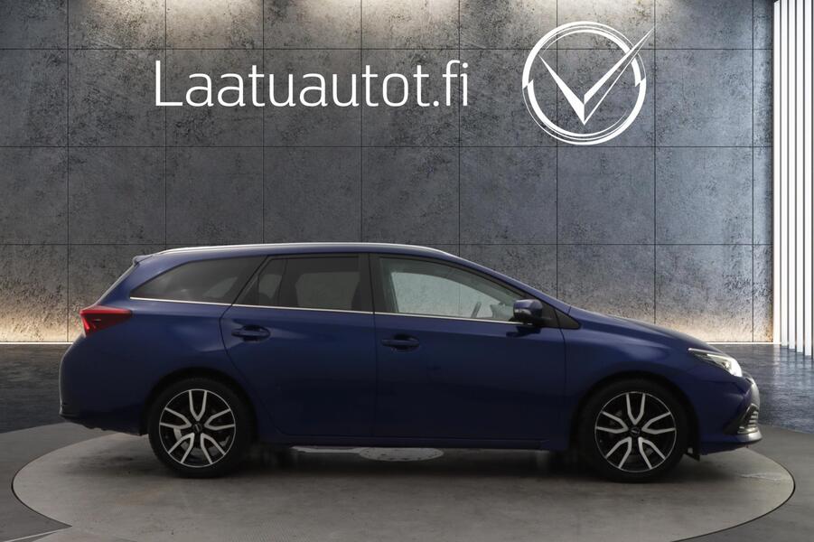 Toyota Auris vaihtoauto