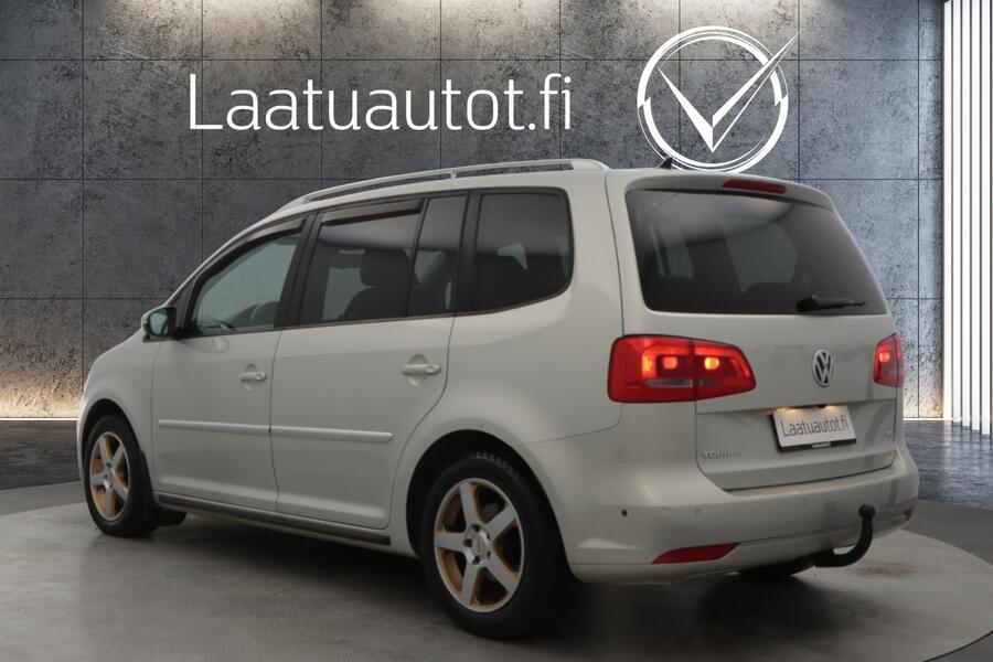 Volkswagen Touran vaihtoauto
