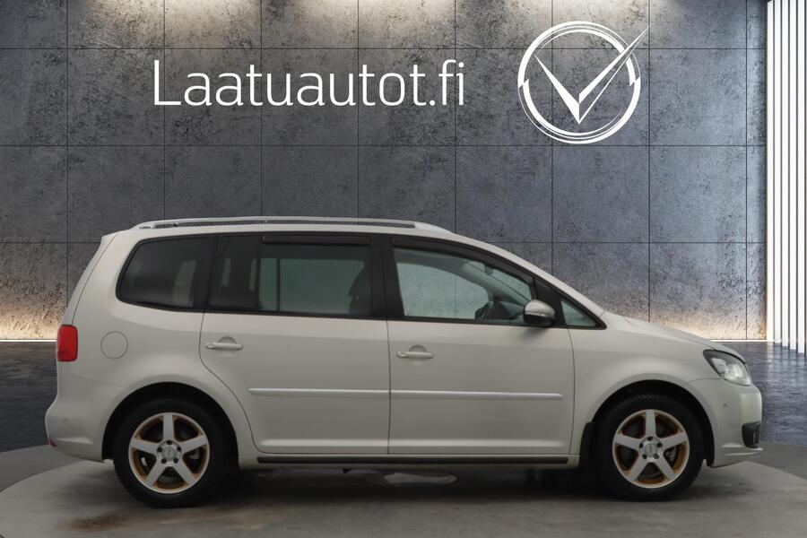 Volkswagen Touran vaihtoauto