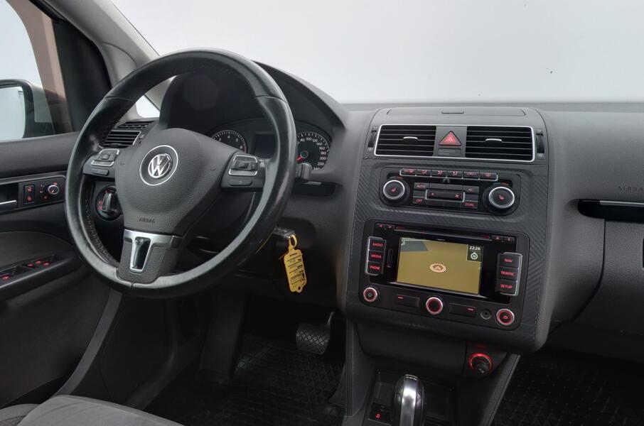 Volkswagen Touran vaihtoauto