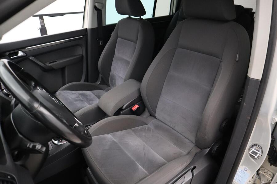 Volkswagen Touran vaihtoauto