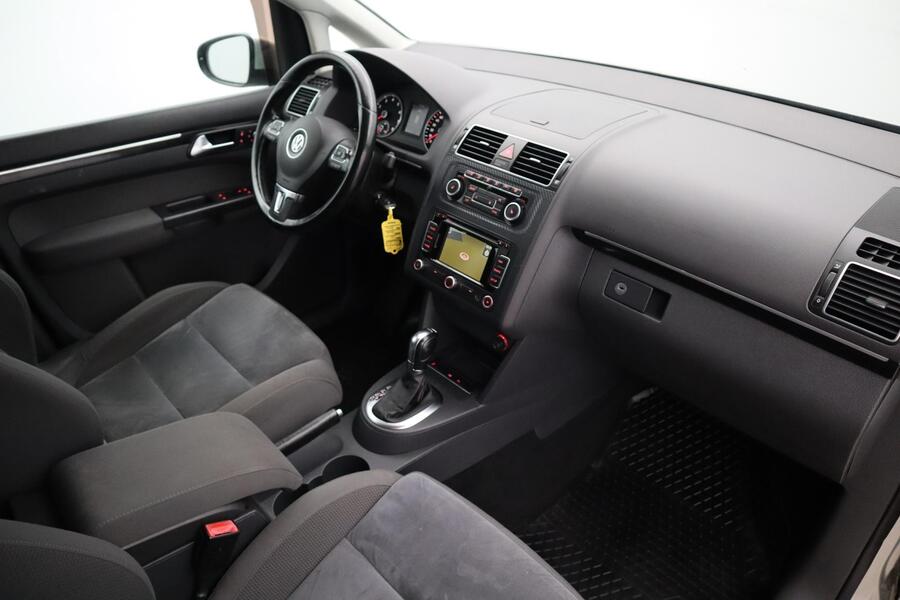 Volkswagen Touran vaihtoauto