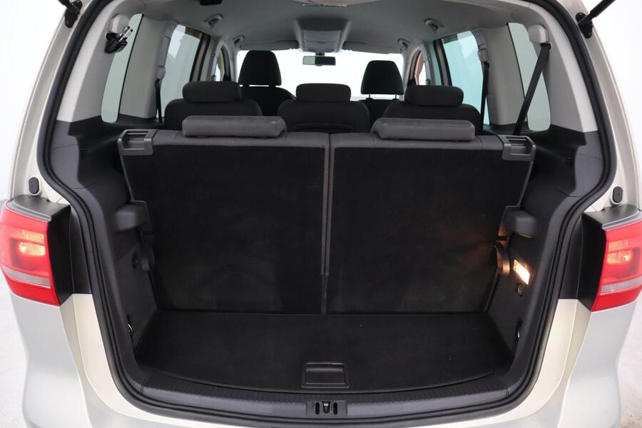 Volkswagen Touran vaihtoauto