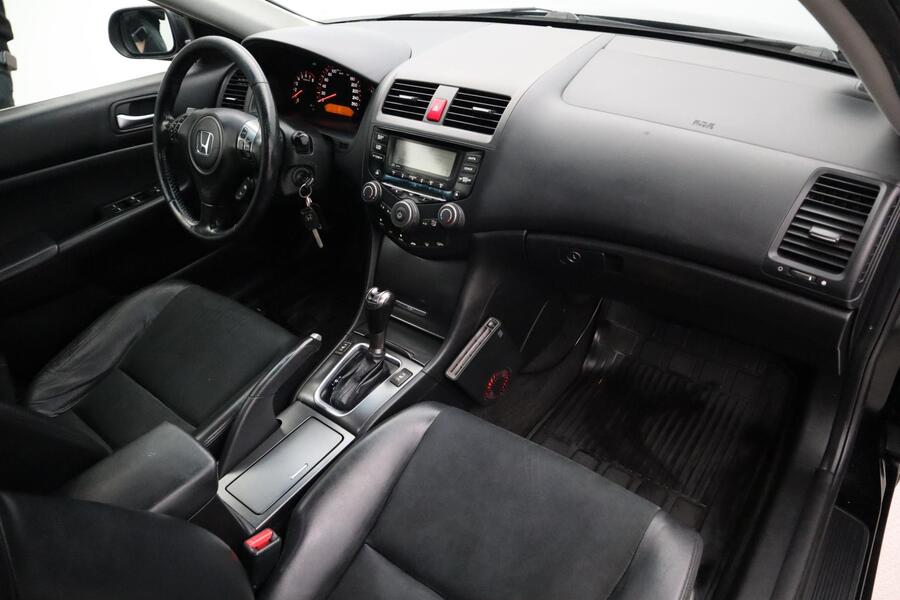 Honda Accord vaihtoauto