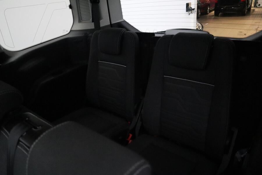 Ford Grand Tourneo Connect vaihtoauto