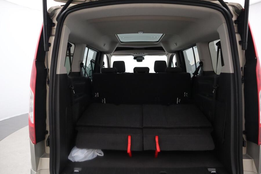 Ford Grand Tourneo Connect vaihtoauto