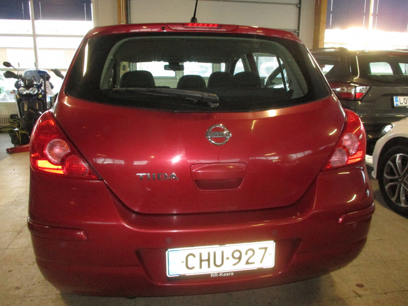 Nissan Tiida vaihtoauto
