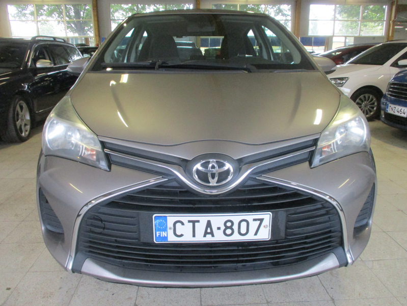 Toyota Yaris vaihtoauto