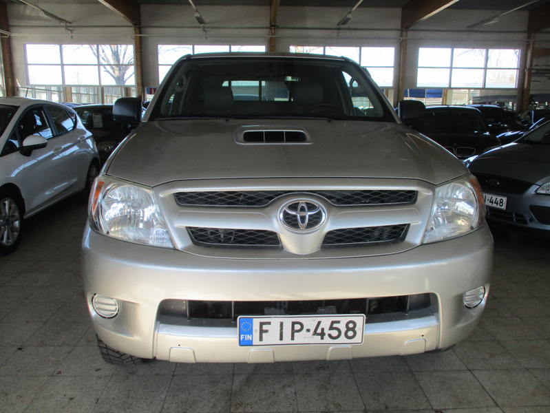 Toyota Hilux vaihtoauto