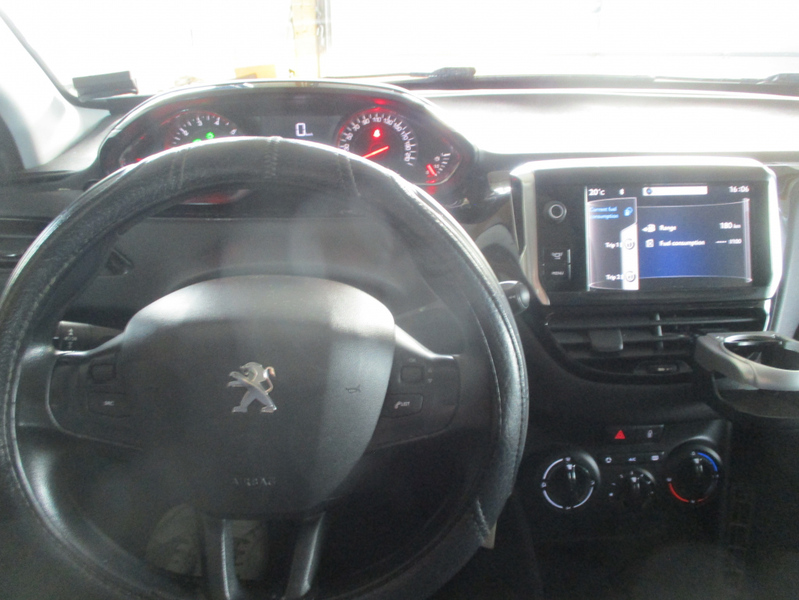 Peugeot 208 vaihtoauto