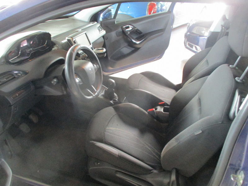 Peugeot 208 vaihtoauto