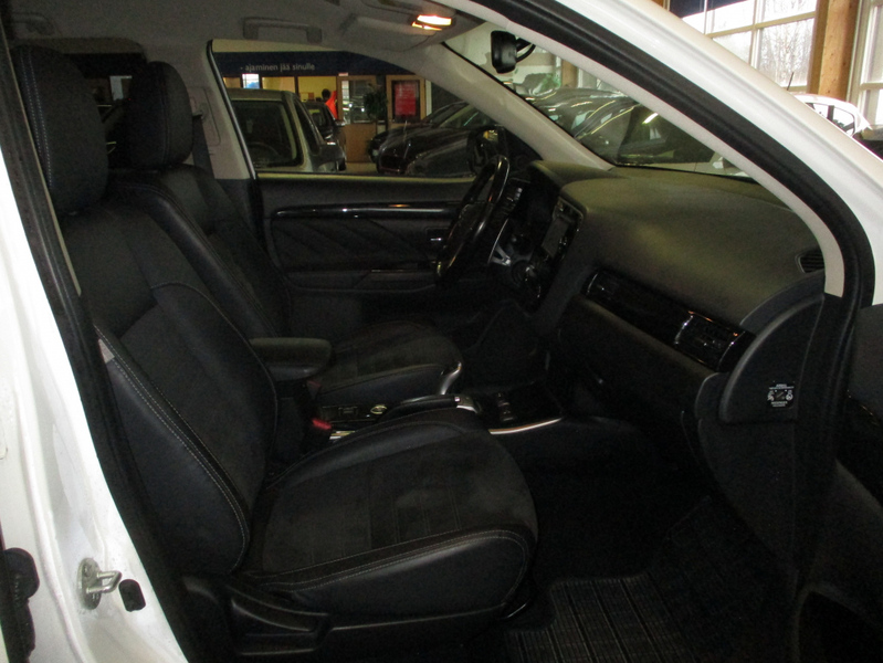 Mitsubishi Outlander PHEV vaihtoauto