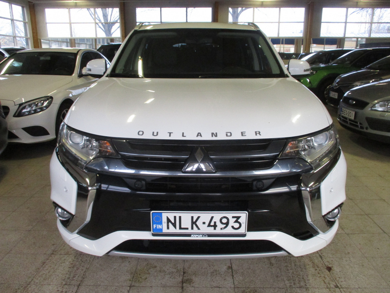 Mitsubishi Outlander PHEV vaihtoauto