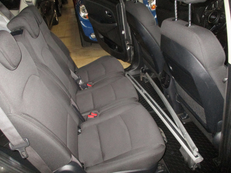 Kia Carens vaihtoauto