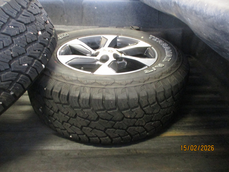 Toyota Hilux vaihtoauto