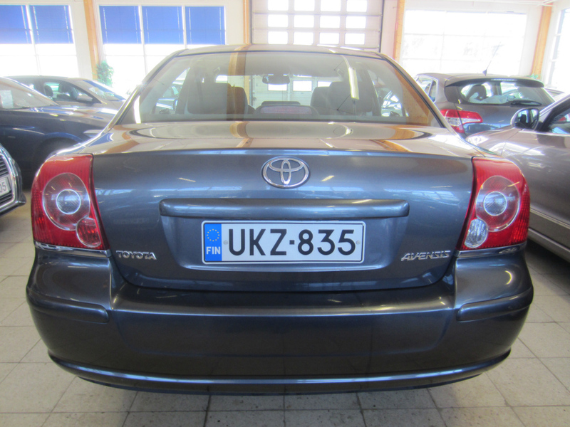 Toyota Avensis vaihtoauto