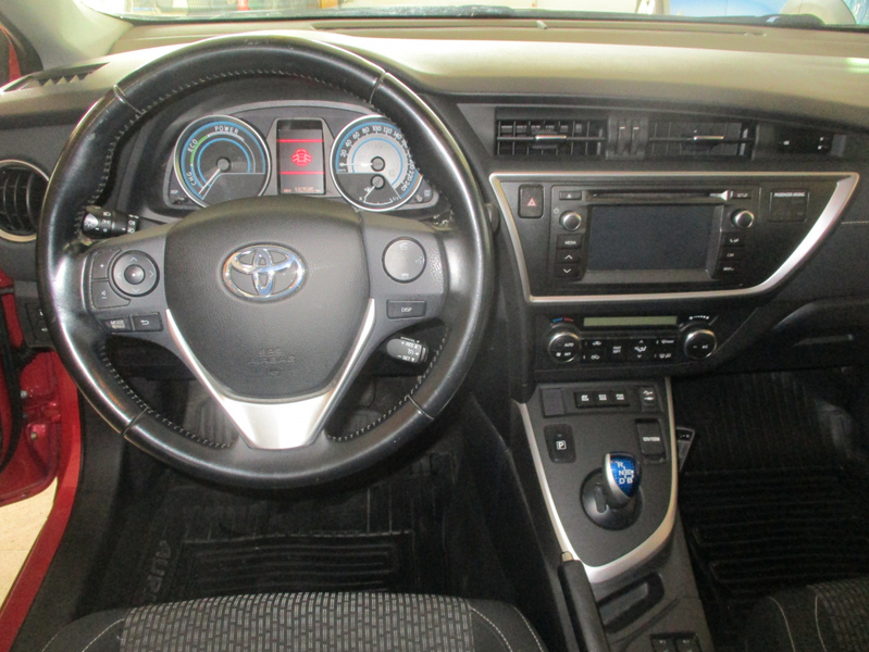 Toyota Auris vaihtoauto