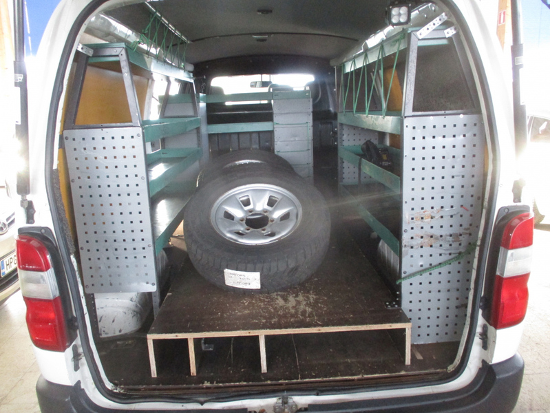 Toyota Hiace vaihtoauto