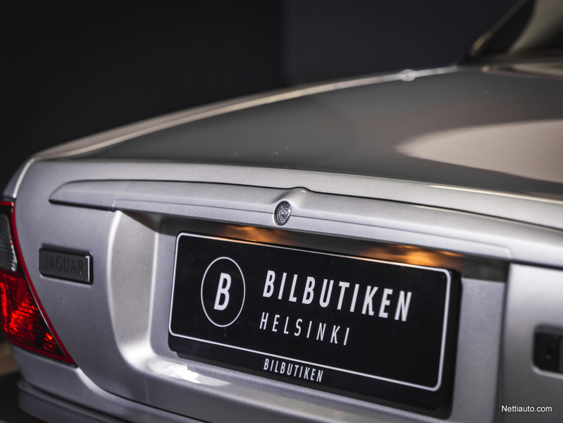 Jaguar XJR vaihtoauto