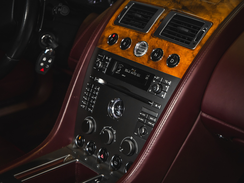 Aston Martin DB9 vaihtoauto