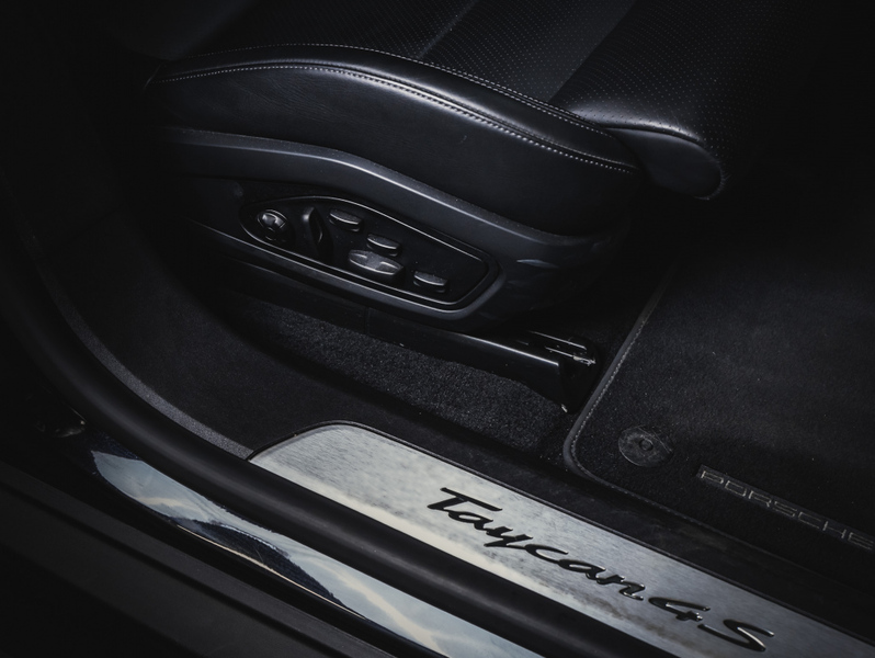 Porsche Taycan vaihtoauto