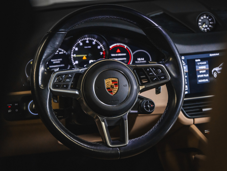 Porsche Cayenne vaihtoauto