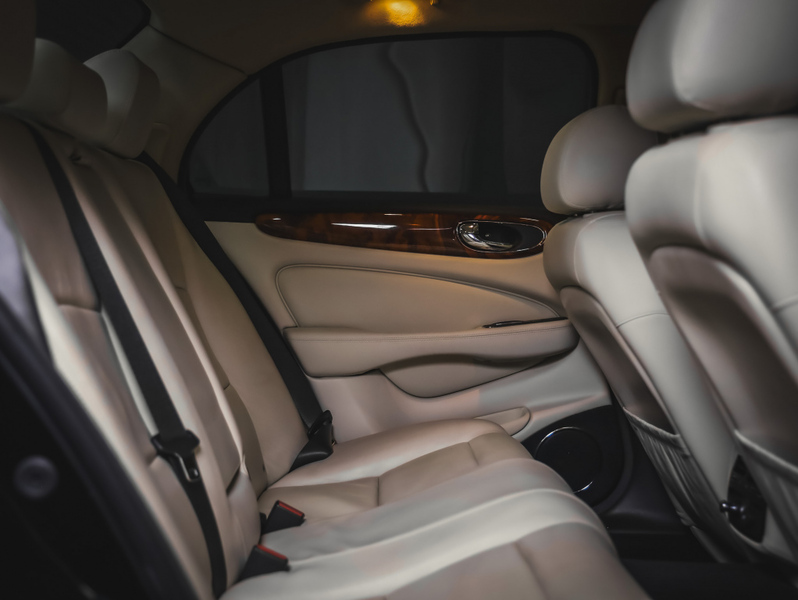 Jaguar XJR vaihtoauto