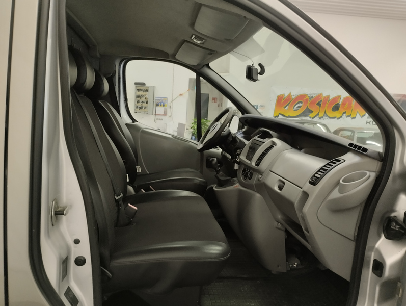 Opel Vivaro vaihtoauto