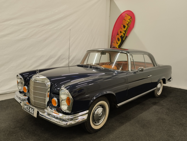 Mercedes-Benz 220 vaihtoauto