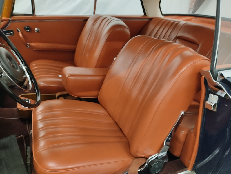 Mercedes-Benz 220 vaihtoauto