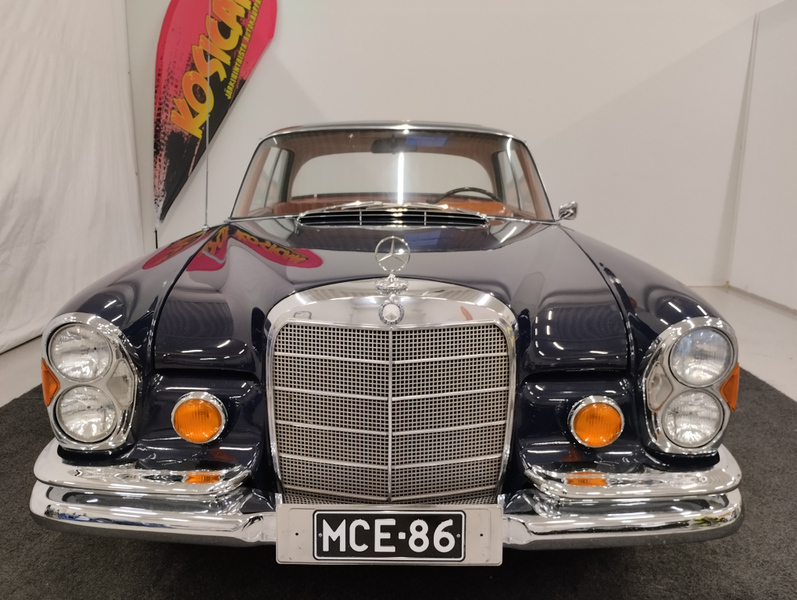 Mercedes-Benz 220 vaihtoauto