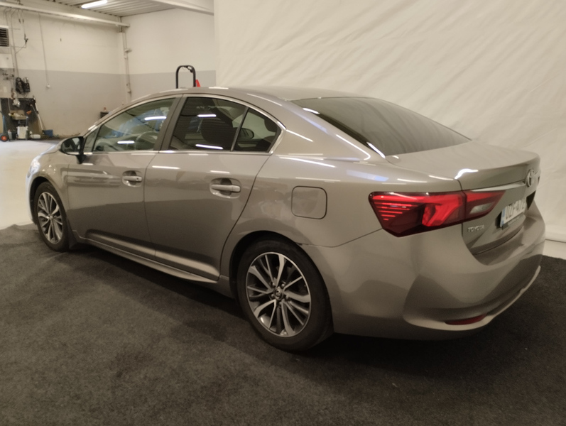 Toyota Avensis vaihtoauto